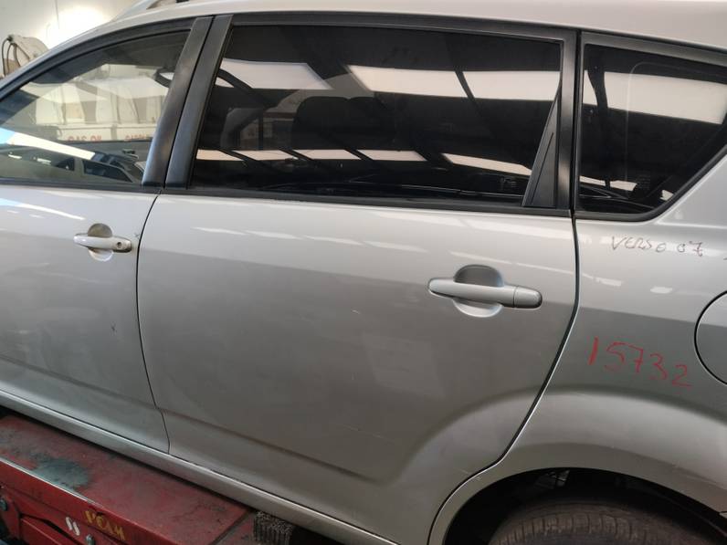 PUERTA TRASERA IZQUIERDA TOYOTA COROLLA VERSO 2007 1.8 16V (129 CV)