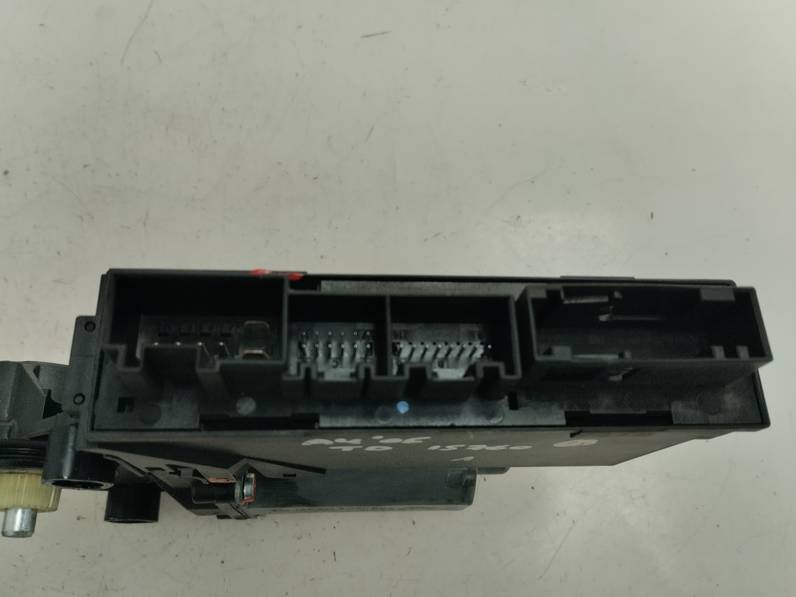 MOTOR ELEVALUNAS TRASERO DERECHO AUDI A4 BERLINA 2006 2.0 TDI (140 CV)