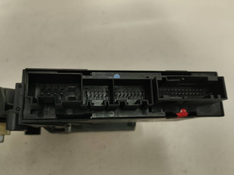 MOTOR ELEVALUNAS DELANTERO DERECHO AUDI A4 BERLINA 2006 2.0 TDI (140 CV)