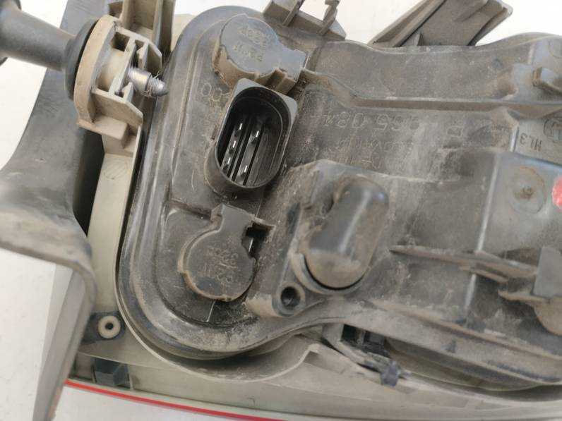 PILOTO TRASERO DERECHO AUDI A4 BERLINA 2006 2.0 TDI (140 CV)