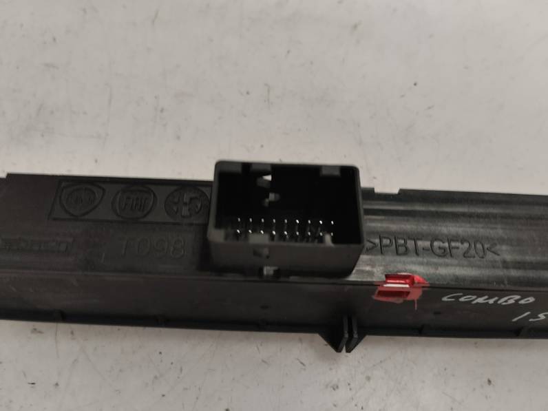 WARNING OPEL COMBO D 2016 1.3 16V CDTI (90 CV)