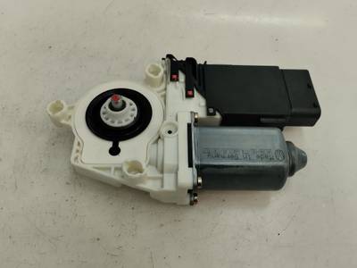 MOTOR ELEVALUNAS DELANTERO DERECHO VOLKSWAGEN BORA BERLINA 2003 1.6 16V (105 CV)