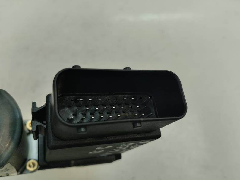 MOTOR ELEVALUNAS DELANTERO DERECHO VOLKSWAGEN BORA BERLINA 2003 1.6 16V (105 CV)