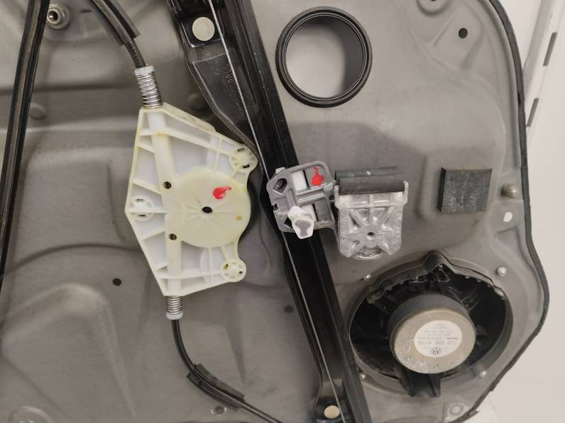 ELEVALUNAS DELANTERO DERECHO VOLKSWAGEN BORA BERLINA 2003 1.6 16V (105 CV)