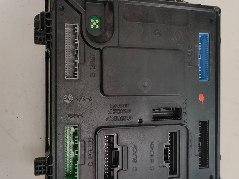 CAJA RELES FUSIBLES RENAULT SCENIC III 2012 1.5 DCI D FAP (110 CV)