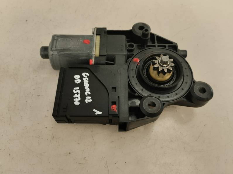 MOTOR ELEVALUNAS DELANTERO DERECHO RENAULT SCENIC III 2012 1.5 DCI D FAP (110 CV)