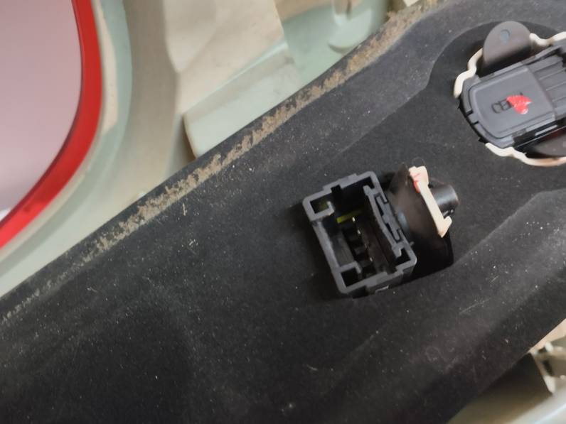 PILOTO TRASERO IZQUIERDO RENAULT SCENIC III 2012 1.5 DCI D FAP (110 CV)