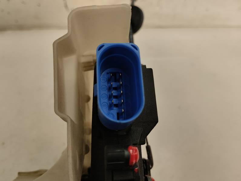 CERRADURA PUERTA DELANTERA DERECHA VOLKSWAGEN GOLF V BERLINA 2004 2.0 16V FSI (150 CV)