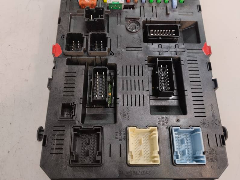 CAJA RELES FUSIBLES CITROEN C4 COUPE 2006 1.6 16V (109 CV)