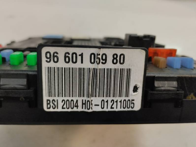 CAJA RELES FUSIBLES CITROEN C4 COUPE 2006 1.6 16V (109 CV)