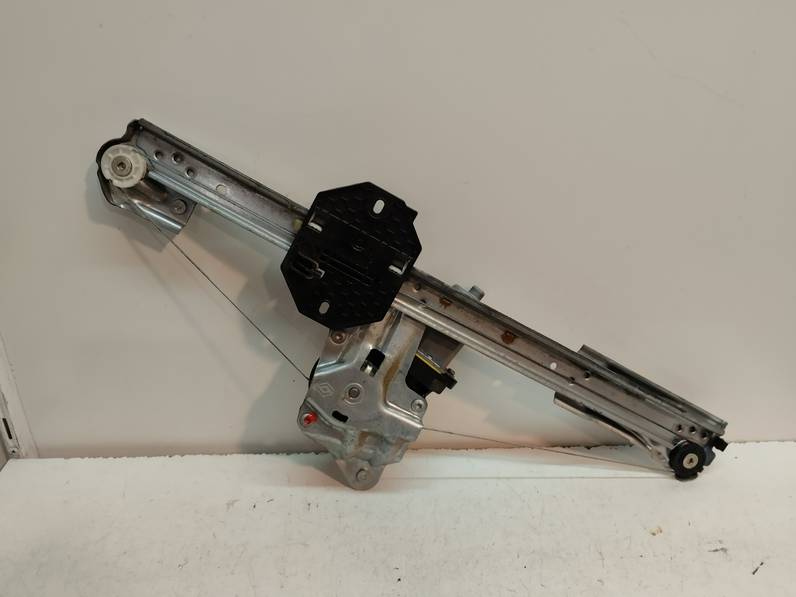 ELEVALUNAS DELANTERO DERECHO DACIA SANDERO 2019 0.9 TCE (90 CV)