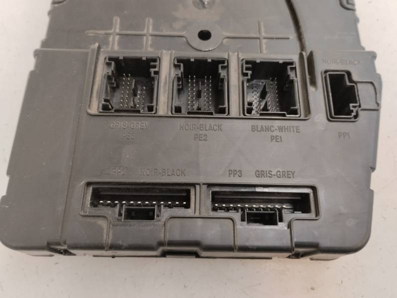 CAJA RELES FUSIBLES RENAULT MEGANE II COUPE CABRIO 2005 1.9 DCI D (120 CV)