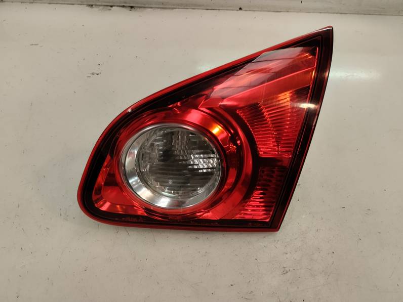 PILOTO TRASERO DERECHO INTERIOR NISSAN QASHQAI 2008 2.0 DCI TURBODIESEL (150 CV)