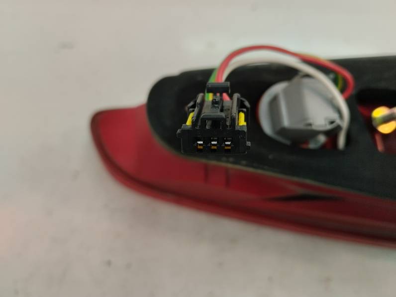 PILOTO TRASERO DERECHO INTERIOR PEUGEOT 607 2005 2.7 HDI FAP (204 CV)