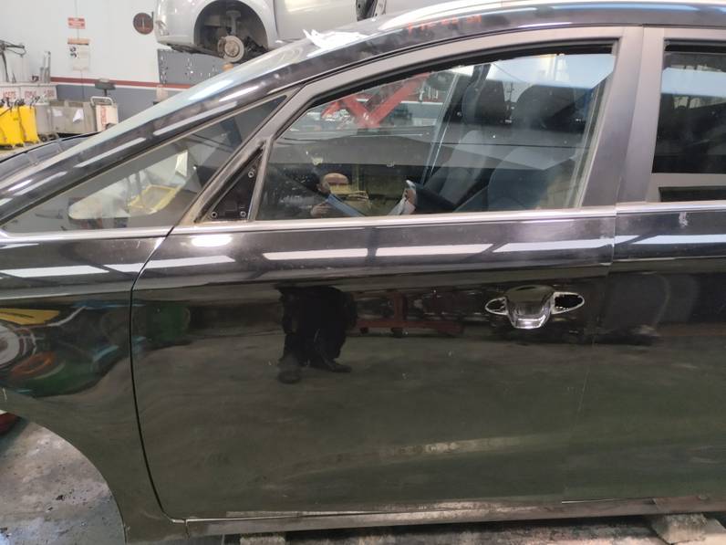 PUERTA DELANTERA IZQUIERDA KIA CARENS 2015 1.7 CRDI (116 CV)