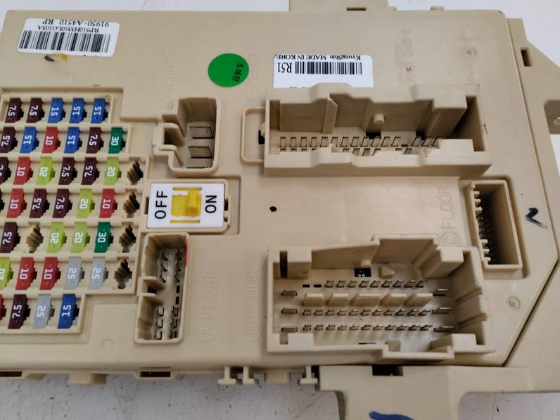 CAJA RELES FUSIBLES KIA CARENS 2015 1.7 CRDI (116 CV)