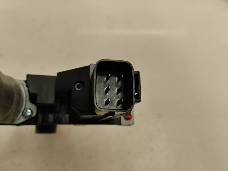 MOTOR ELEVALUNAS DELANTERO IZQUIERDO KIA CARENS 2015 1.7 CRDI (116 CV)