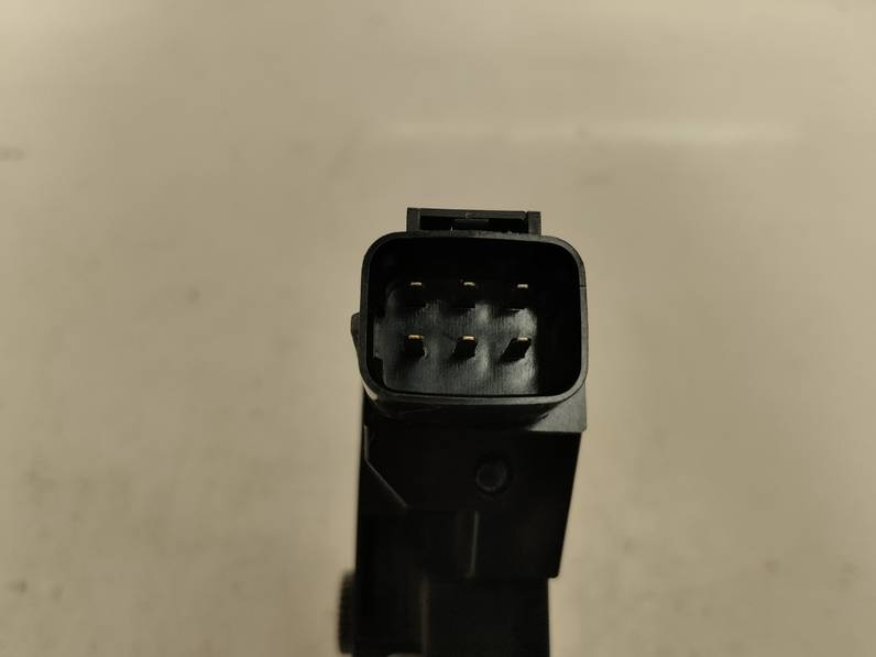 MOTOR ELEVALUNAS DELANTERO DERECHO KIA CARENS 2015 1.7 CRDI (116 CV)