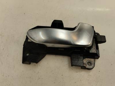 MANETA INTERIOR DELANTERA DERECHA KIA CARENS 2015 1.7 CRDI (116 CV)