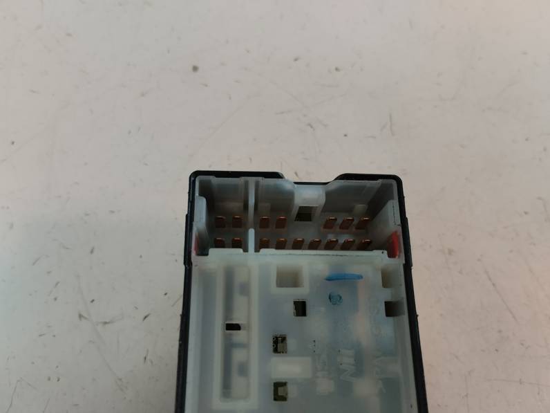 MANDO ELEVALUNAS DELANTERO IZQUIERDO NISSAN MICRA 2016 1.2 (80 CV)