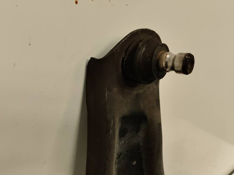 BRAZO SUSPENSION INFERIOR DELANTERO DERECHO NISSAN MICRA 2016 1.2 (80 CV)