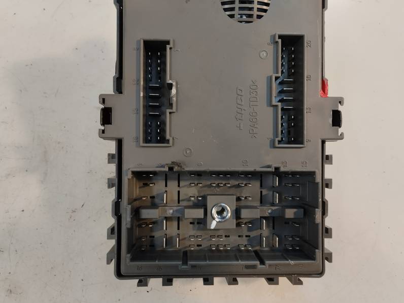 CAJA RELES FUSIBLES CHEVROLET AVEO 2011 1.4 (101 CV)