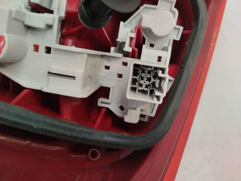 PILOTO TRASERO DERECHO FORD FIESTA 2010 1.6 TDCI (95 CV)