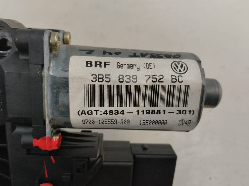 MOTOR ELEVALUNAS TRASERO DERECHO VOLKSWAGEN PASSAT BERLINA 2004 1.9 TDI (131 CV)