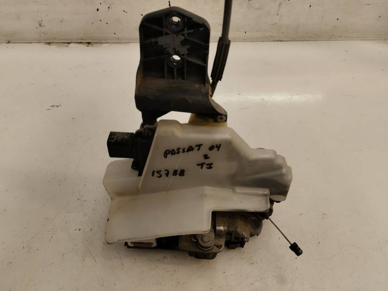 CERRADURA PUERTA TRASERA IZQUIERDA VOLKSWAGEN PASSAT BERLINA 2004 1.9 TDI (131 CV)