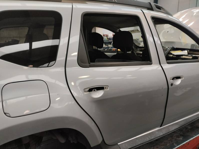 PUERTA TRASERA DERECHA DACIA DUSTER 2016 1.5 DCI D FAP (109 CV)