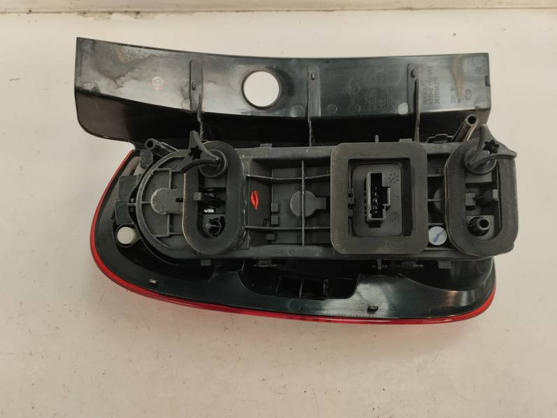 PILOTO TRASERO DERECHO DACIA DUSTER 2016 1.5 DCI D FAP (109 CV)