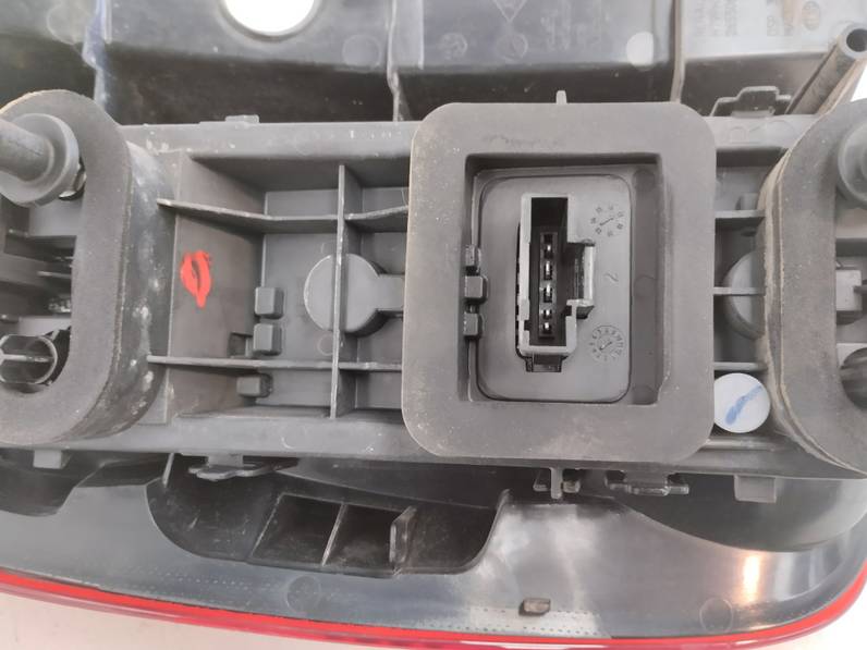 PILOTO TRASERO DERECHO DACIA DUSTER 2016 1.5 DCI D FAP (109 CV)