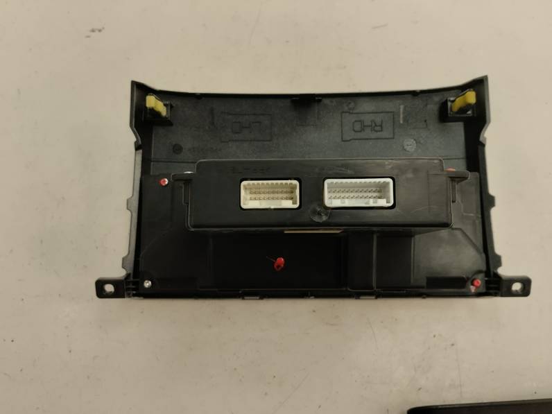 MANDO CLIMATIZADOR TOYOTA COROLLA VERSO 2007 2.2 TURBODIESEL (136 CV)