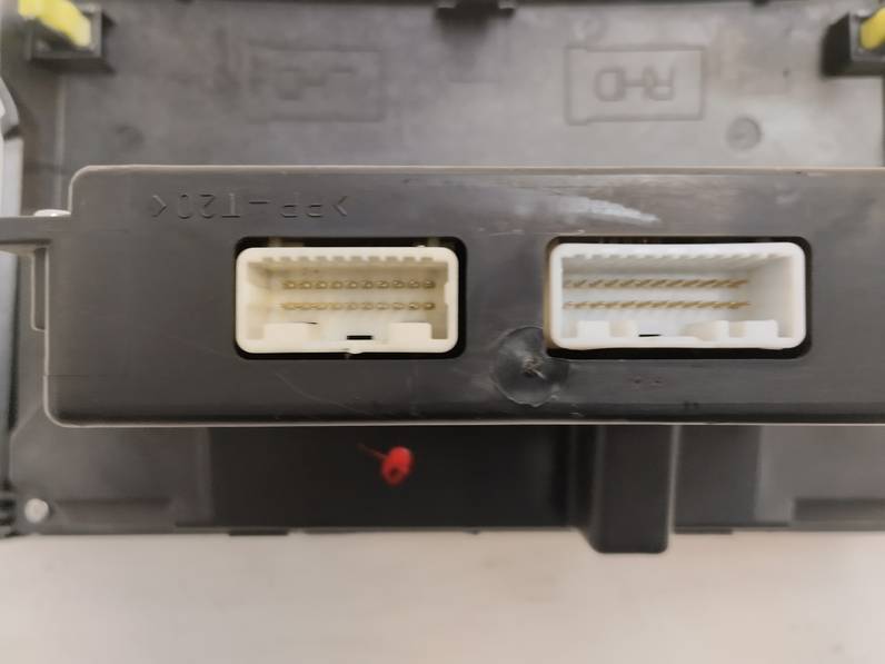 MANDO CLIMATIZADOR TOYOTA COROLLA VERSO 2007 2.2 TURBODIESEL (136 CV)