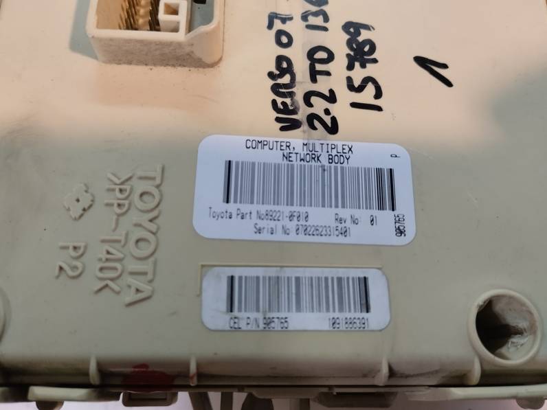 CAJA RELES FUSIBLES TOYOTA COROLLA VERSO 2007 2.2 TURBODIESEL (136 CV)