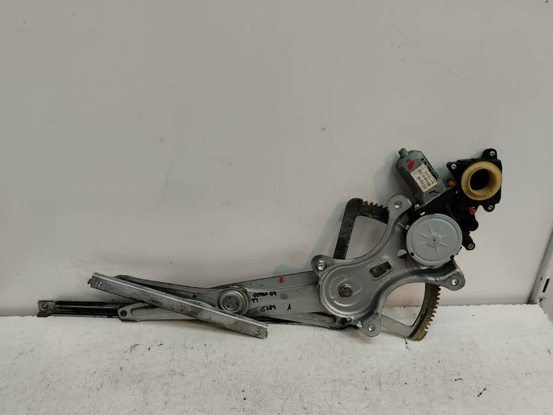 ELEVALUNAS TRASERO IZQUIERDO TOYOTA COROLLA VERSO 2007 2.2 TURBODIESEL (136 CV)