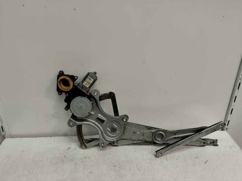 ELEVALUNAS TRASERO DERECHO TOYOTA COROLLA VERSO 2007 2.2 TURBODIESEL (136 CV)