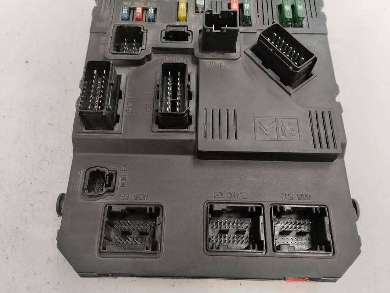 CAJA RELES FUSIBLES CITROEN C3 2004 1.4 HDI (68 CV)