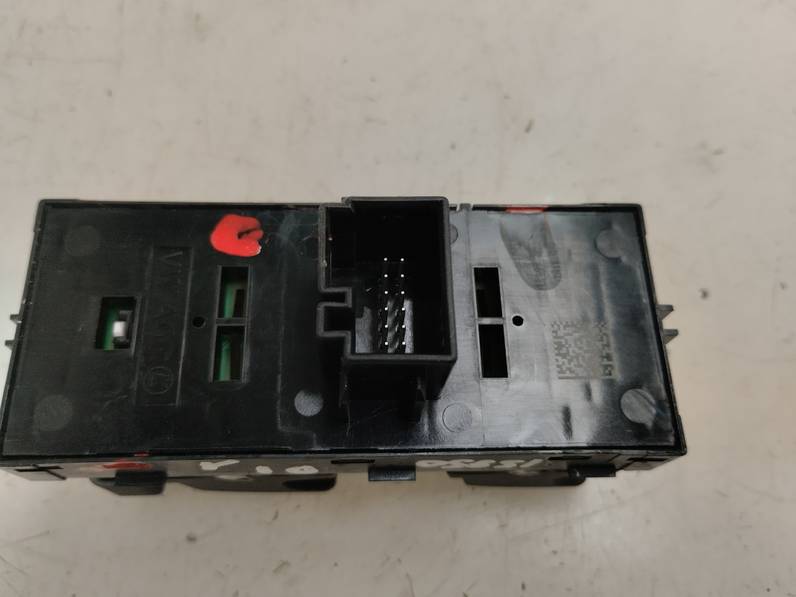 MANDO ELEVALUNAS DELANTERO IZQUIERDO SKODA RAPID 2014 1.2 8V TSI (86 CV)