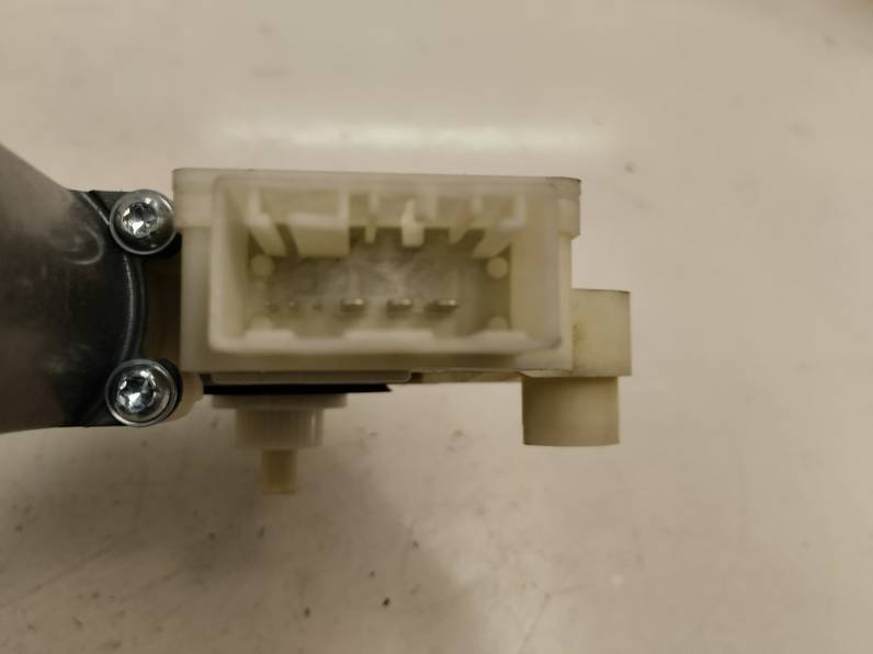 MOTOR ELEVALUNAS TRASERO DERECHO SKODA RAPID 2014 1.2 8V TSI (86 CV)