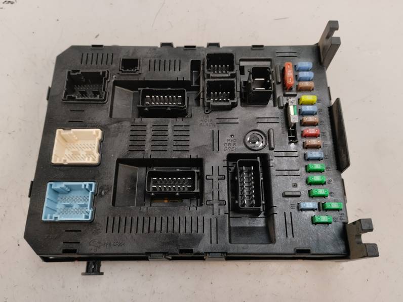 CAJA RELES FUSIBLES CITROEN C4 COUPE 2006 1.6 16V (109 CV)