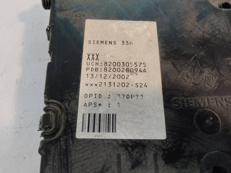 CAJA RELES FUSIBLES RENAULT MEGANE II BERLINA 5P 2003 1.5 DCI D (82 CV)