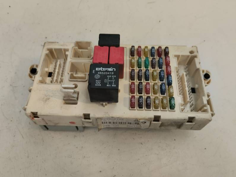 CAJA RELES FUSIBLES ALFA ROMEO 147 2004 1.9 JTD (116 CV)