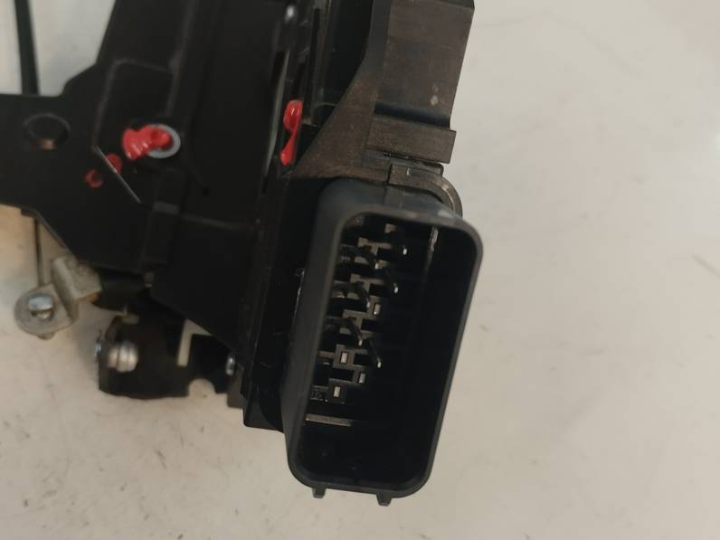 CERRADURA PUERTA DELANTERA DERECHA FORD FOCUS LIM 2008 1.6 TDCI (109 CV)