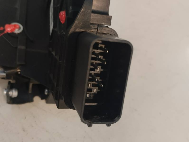 CERRADURA PUERTA TRASERA DERECHA FORD FOCUS LIM 2008 1.6 TDCI (109 CV)