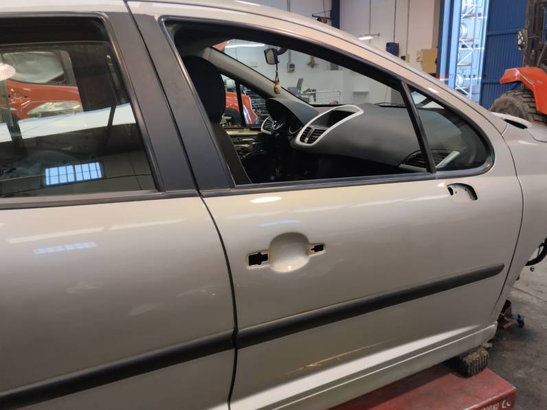 PUERTA DELANTERA DERECHA PEUGEOT 207 2006 1.4 16V (88 CV)