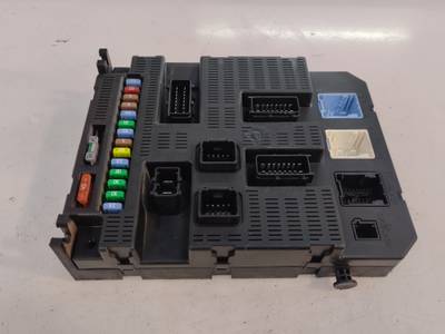 CAJA RELES FUSIBLES PEUGEOT 207 2006 1.4 16V (88 CV)
