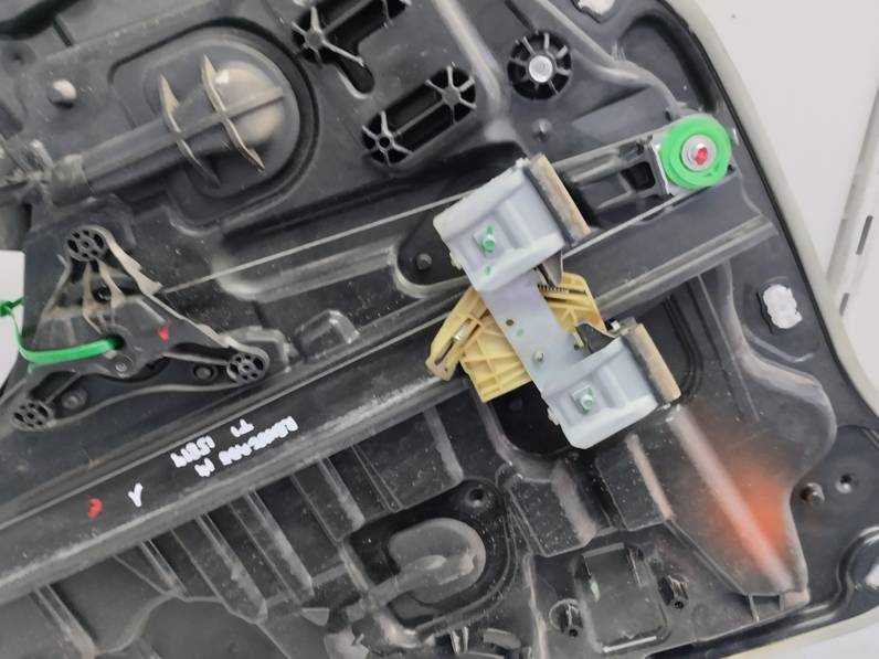 ELEVALUNAS TRASERO IZQUIERDO JEEP RENEGADE 2014 1.6 M-JET (120 CV)