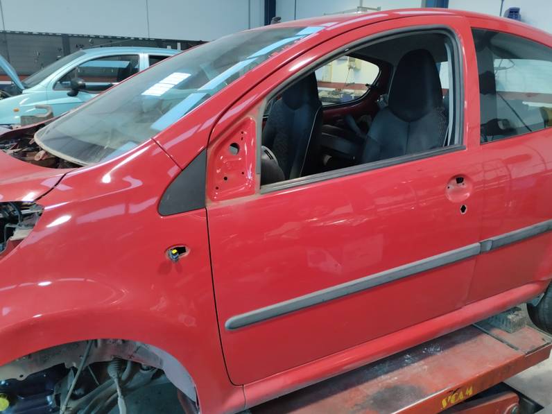 PUERTA DELANTERA IZQUIERDA PEUGEOT 107 2010 1.0 (68 CV)
