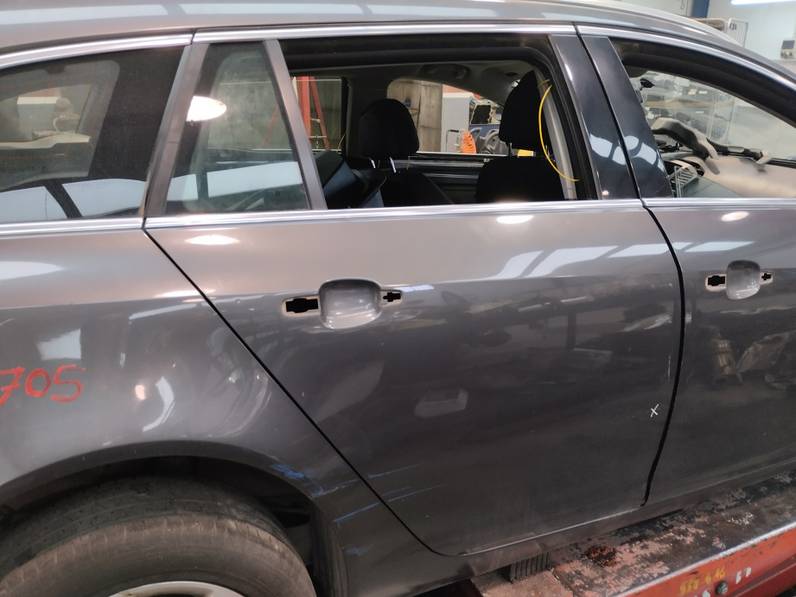 PUERTA TRASERA DERECHA OPEL INSIGNIA SPORTS TOURER 2009 2.0 CDTI (131 CV)